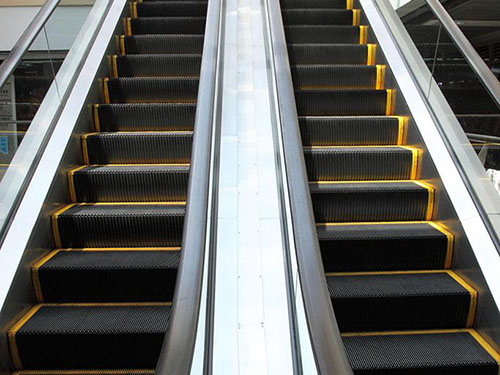 乘客扶梯 